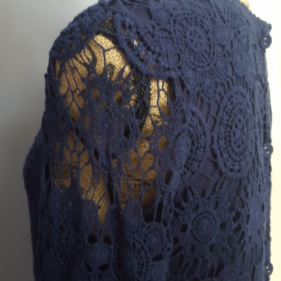 Long sleeve crochet top with button back. - Picture 4 of 4